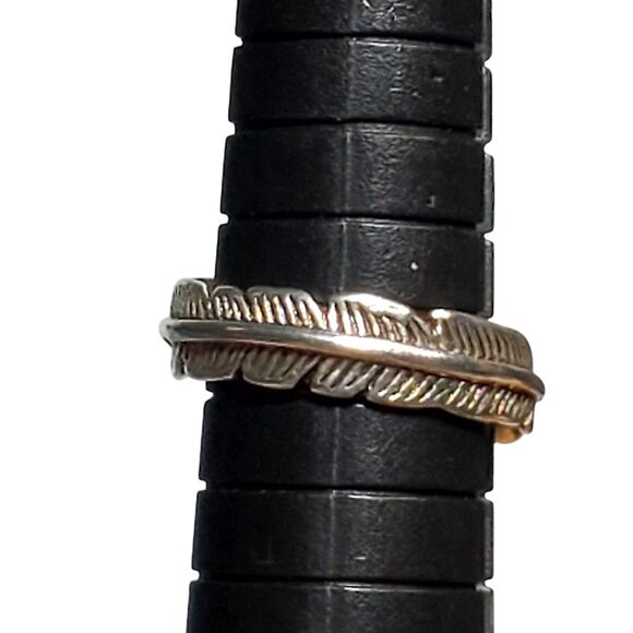 Silver Tone Feather Wrap Ring Sz 6 Unsigned - Picture 6 of 6